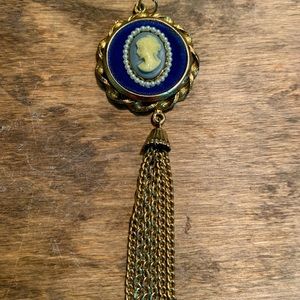 Vintage Style Cameo Necklace Pendant Set In Blue Felt Faux Pearl Setting